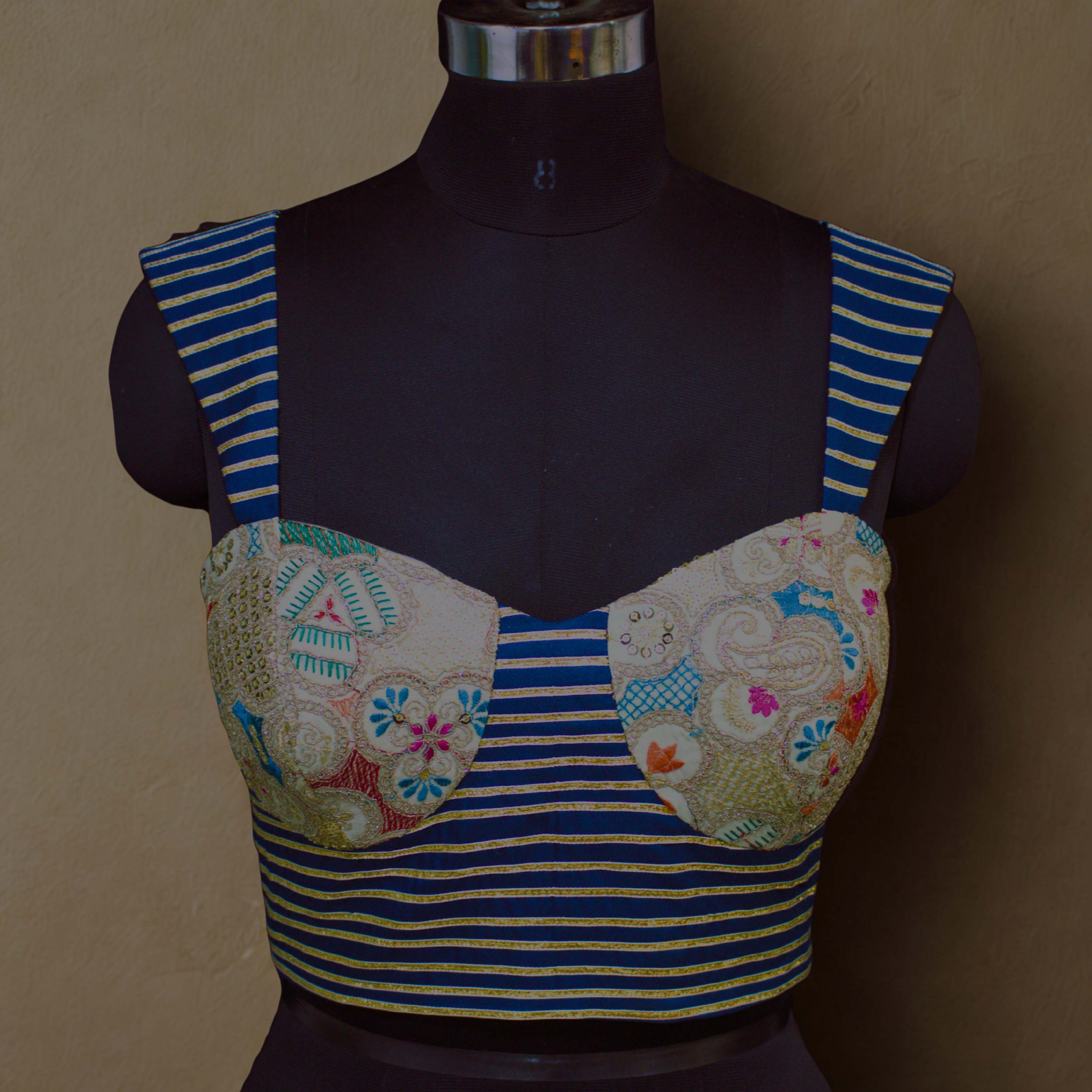 sleeve less blouse