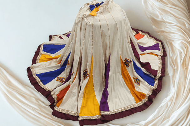 White mixed with colorful kali and hand work
