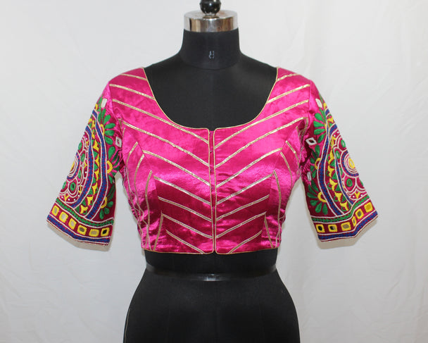 BLOUSES WITH SLEEVES