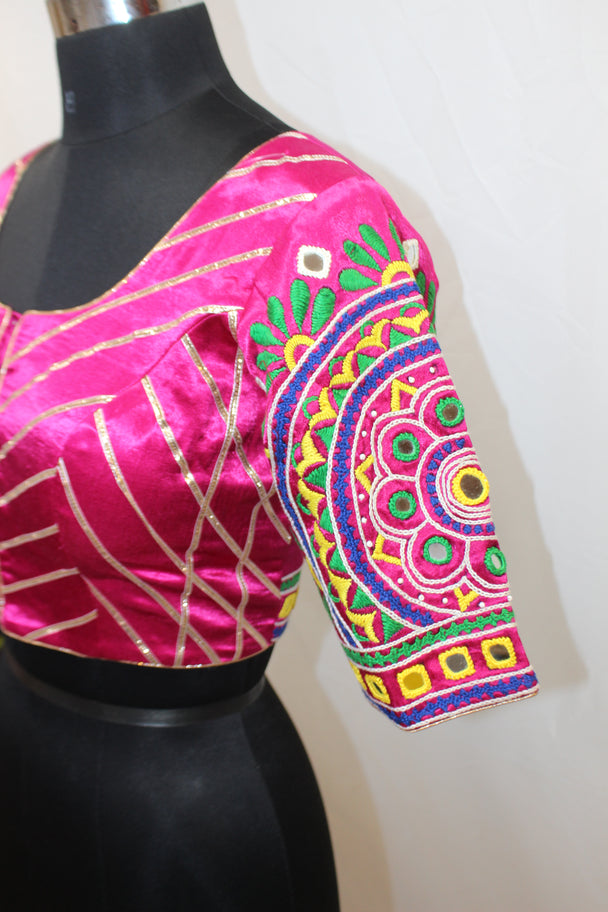 BLOUSES WITH SLEEVES