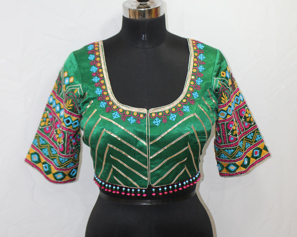 BLOUSE WITH SLEEVES