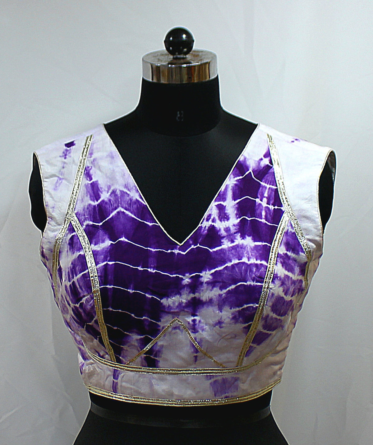 Sleeveless Ombre Blouse Top with Lace Work - LABEL KAVITA